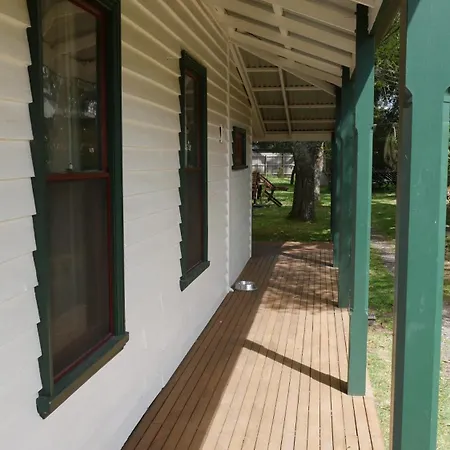 Lynden Cottage - Built 1884 In The Heart Of Town Trentham Exterior photo