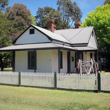 Lynden Cottage - Built 1884 In The Heart Of Town Trentham Exterior photo